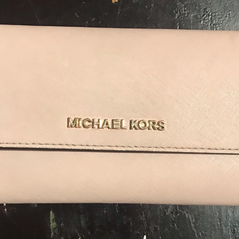 Michael Kors pink wallet